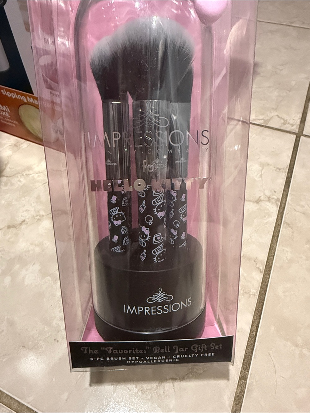 Impressions Hello Kitty Black and Pink Brush Set